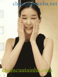 Xem beauty blogger Hàn Quốc hướng dẫn cách bôi kem và massage mặt để trẻ đẹp dài lâu - Ảnh 5.