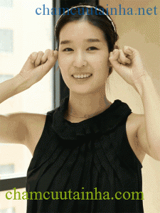 Xem beauty blogger Hàn Quốc hướng dẫn cách bôi kem và massage mặt để trẻ đẹp dài lâu - Ảnh 8.