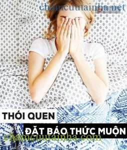 5 thói quen trước khi ngủ khiến bạn tăng cân “không kiểm soát” - Ảnh 3.