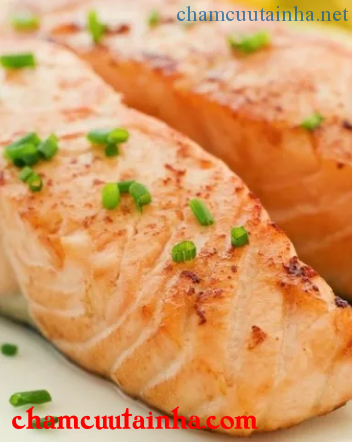 Cá hồi cung cấp omega-3 cho làn da, giúp giảm viêm cho da