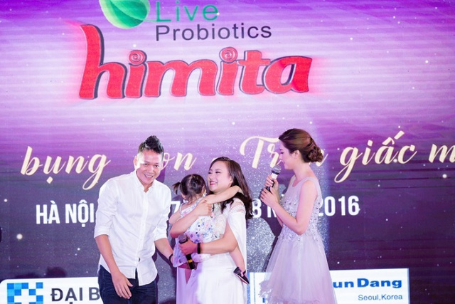 Ca sĩ Khánh Linh chia sẻ cách nuôi con khỏe tại lễ ra mắt