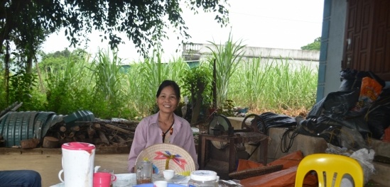 Bà Bùi Thị Quy kể lại chuyện chồng mình được lương Sơn chữa bệnh.