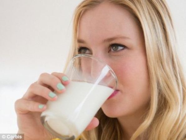 Nhiều người cho rằng uống sữa nhiều giúp bổ sung canxi, ngăn ngừa loãng xương. Nhưng đây là một quan niệm sai lầm.